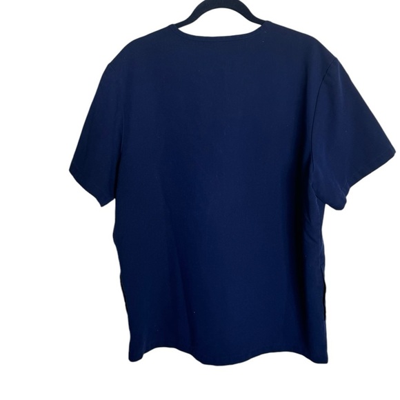 Men! Figs Chisec Three-Pocket Scrub Top Navy size Large - Picture 3 of 6